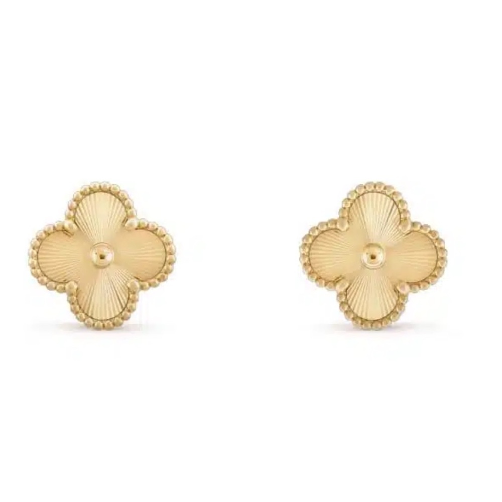 Elegant Gold Flower Earrings 14k gold filled